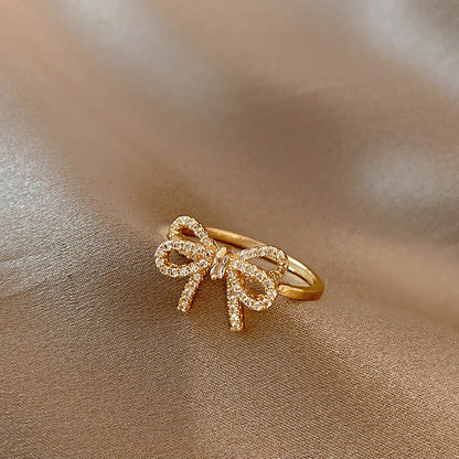 Sanslune™ | Henrietta Ring with Gold Ribbon