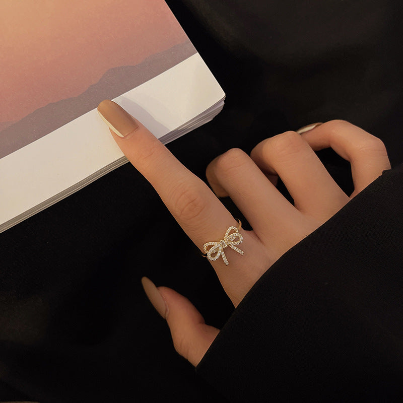 Sanslune™ | Henrietta Ring with Gold Ribbon